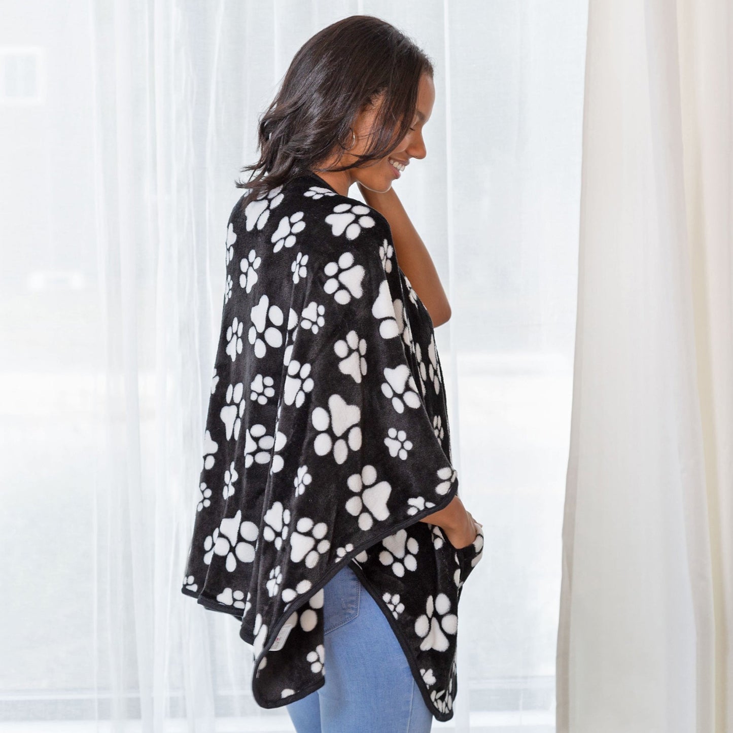 Super Cozy™ Paw Print Pocket Shawl