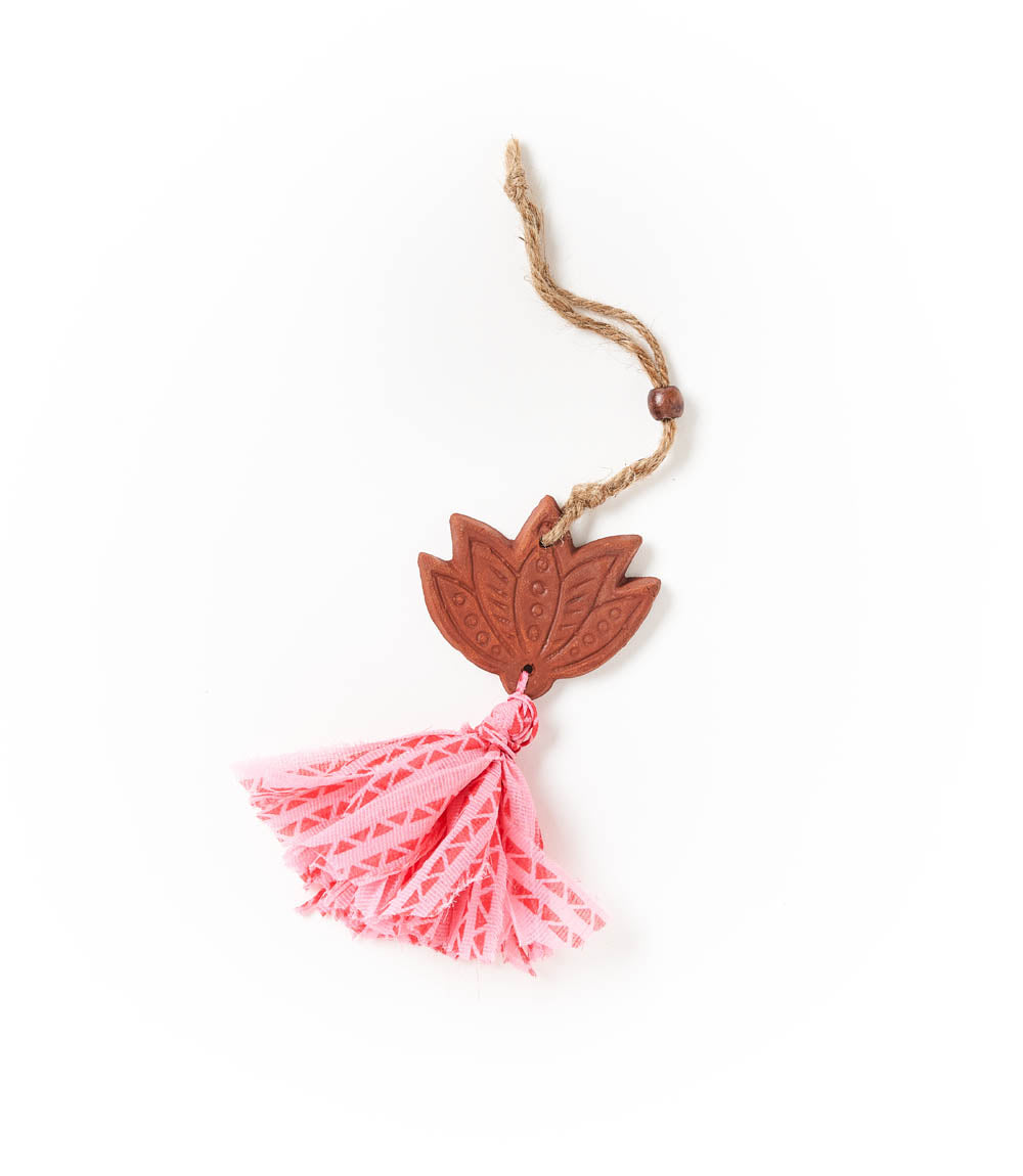 Daksha Terracotta Tassel Diffuser - Lotus