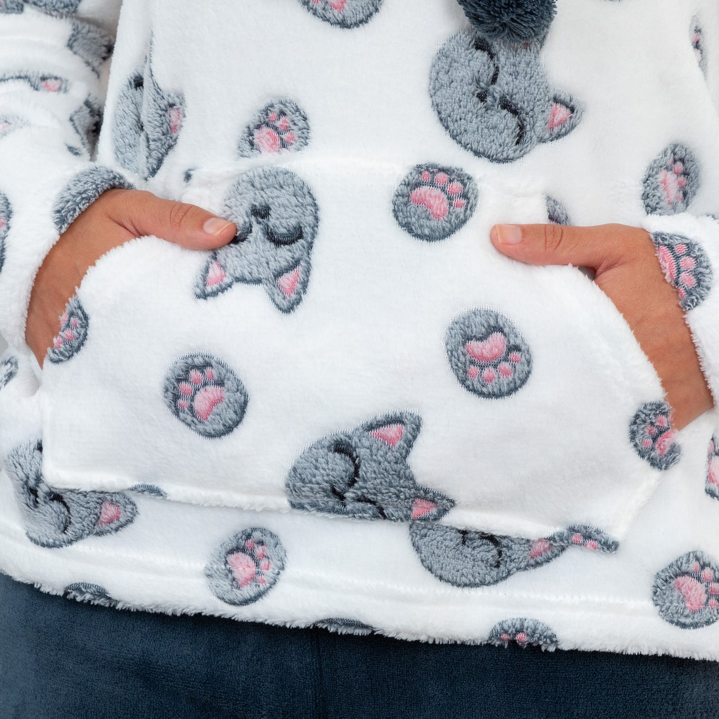 Super Cozy&trade; Cat & Paw Pajama Set