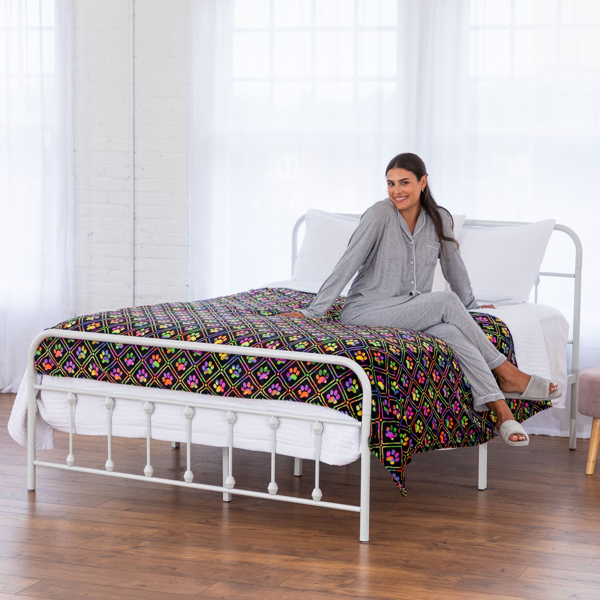 Queen size paw print blanket sales