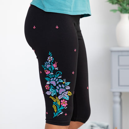 Embroidered Stretch Capris