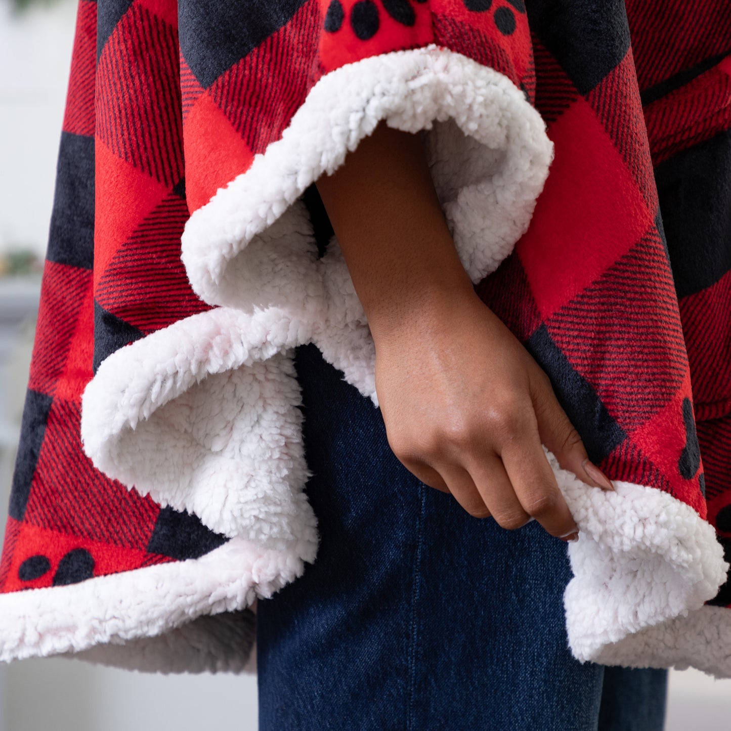 Super Cozy&trade; Paw Print Blanket Hoodie Cape