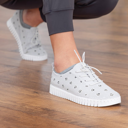 Cut-Out Paw Print Casual Sneakers