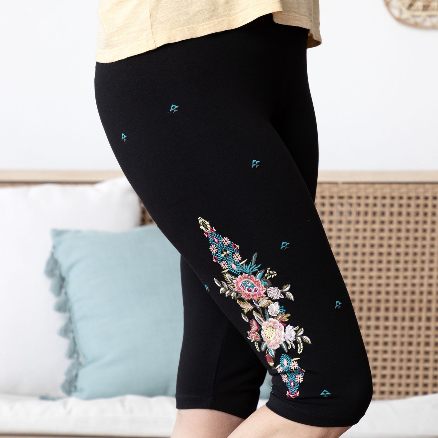 Embroidered Stretch Capris