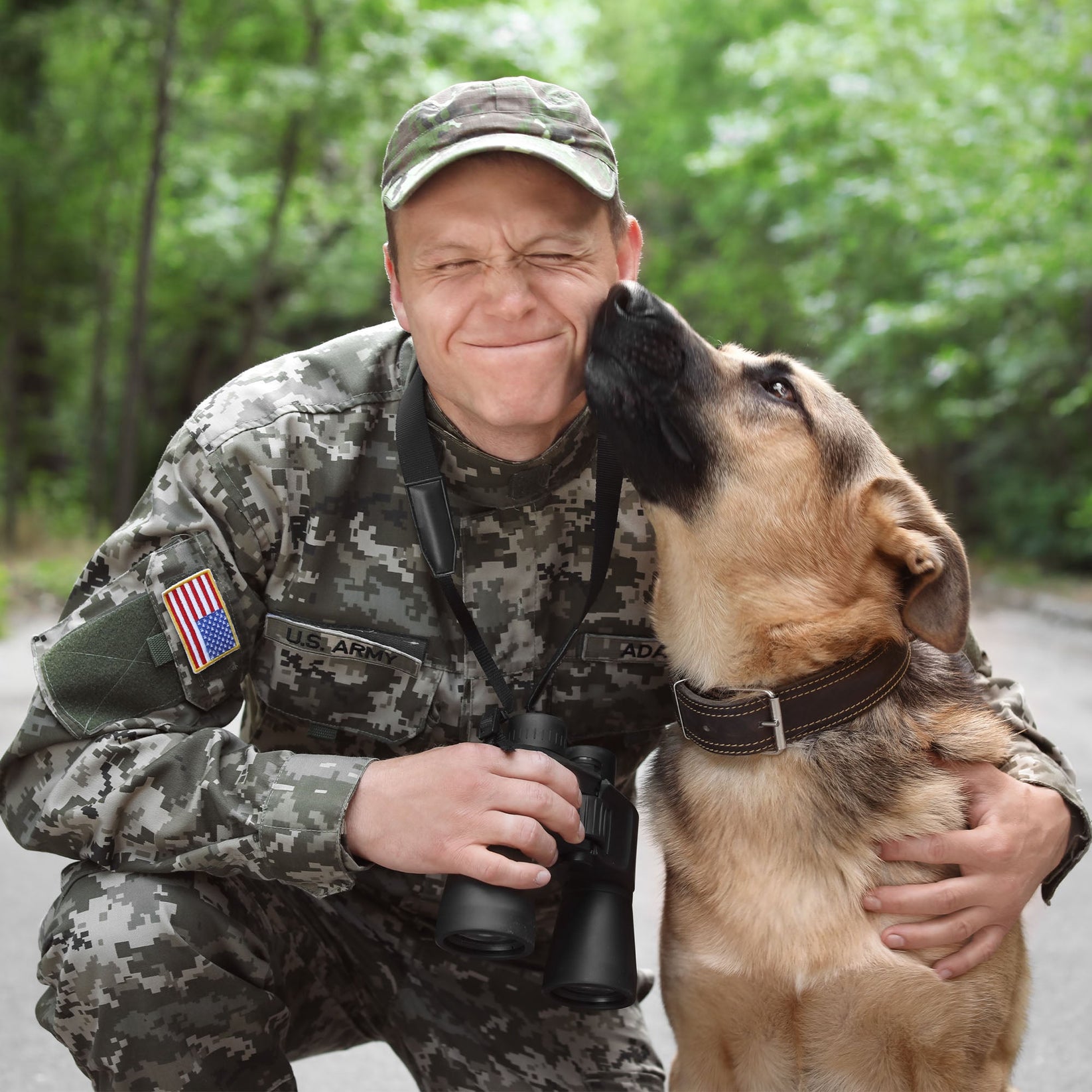 veteran with therapy dog