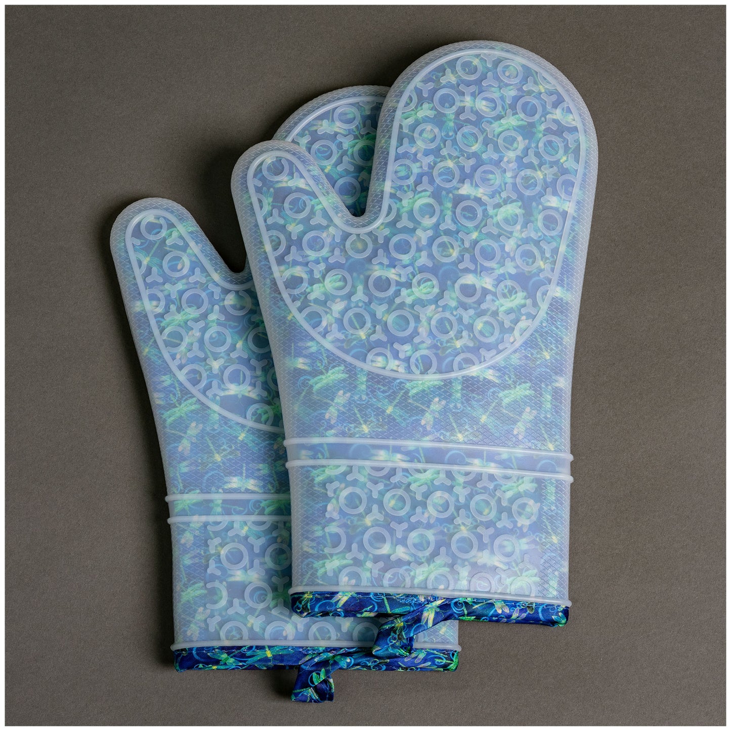 Dragonfly Garden Silicone Oven Mitt Set