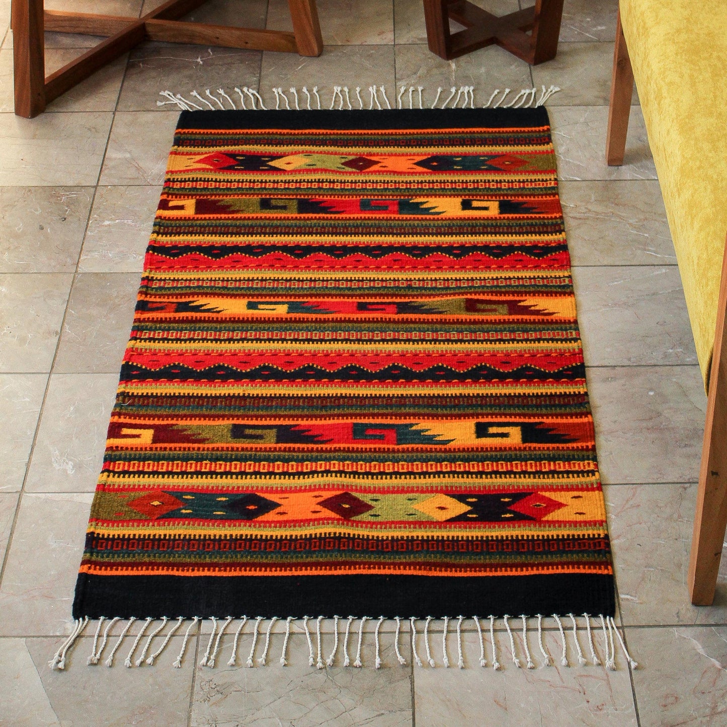 Color Fiesta Handmade Zapotec Wool Area Rug (2.5x5)