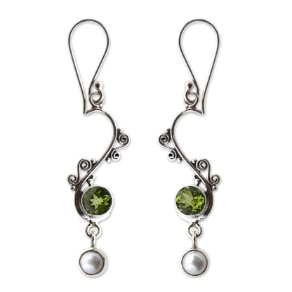 Graceful Pearl and peridot dangle earrings