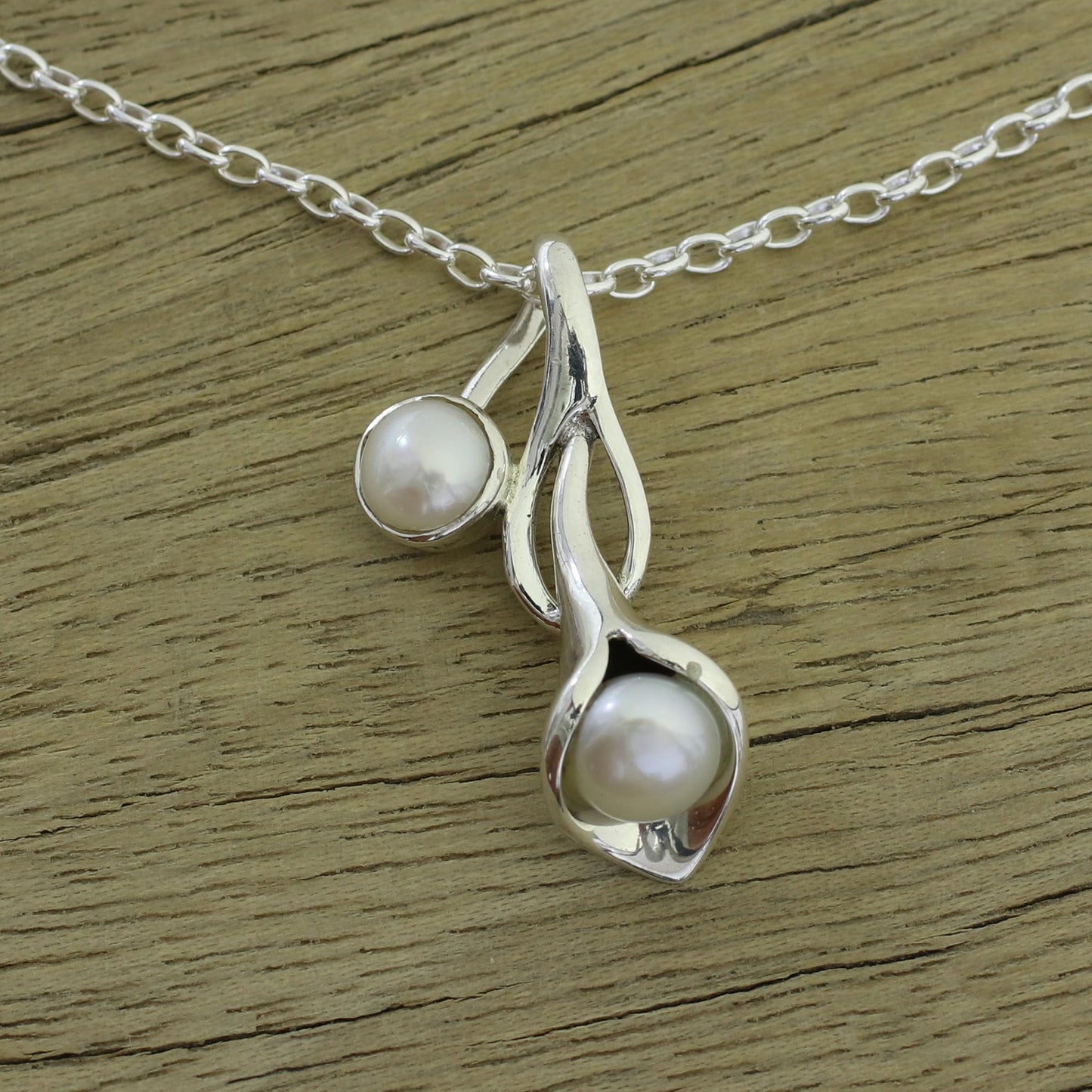 Calla Lily Pearl Bridal Necklace