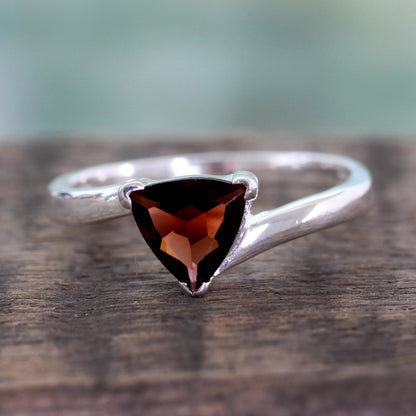 Scintillating Jaipur Garnet Solitaire Ring