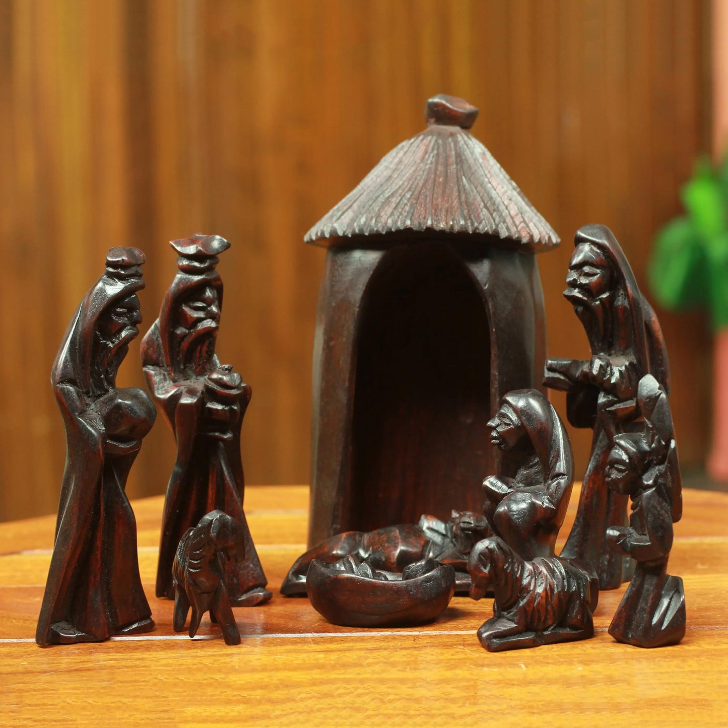 Gifts from the Ghanaian Magi Handcrafted Teak Wood Nativity Scene Sculpture (14 Piece)
