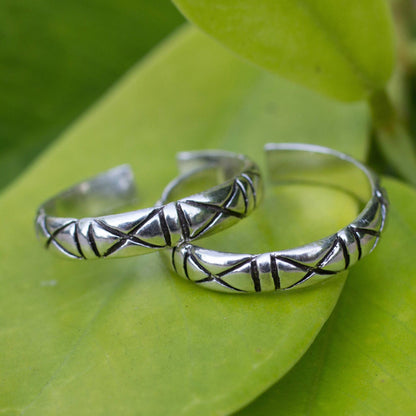 X-treme Beauty Unique Modern Sterling Silver Toe Ring (Pair)