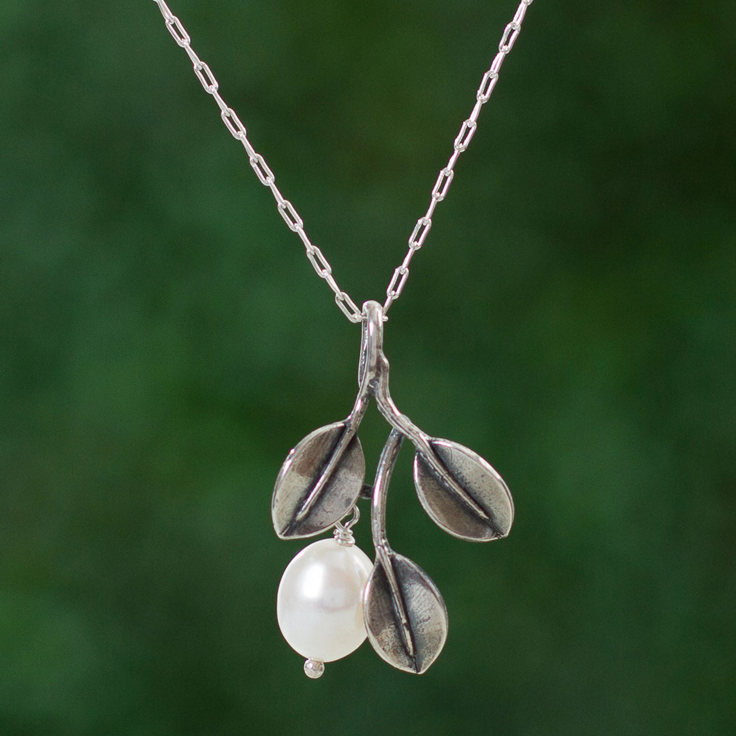 Iridescent Pear Mexican Necklace with Cultured Pearl and 925 Silver Leaves