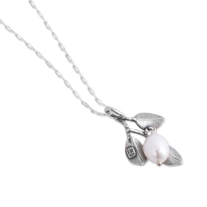 Iridescent Pear Mexican Necklace with Cultured Pearl and 925 Silver Leaves