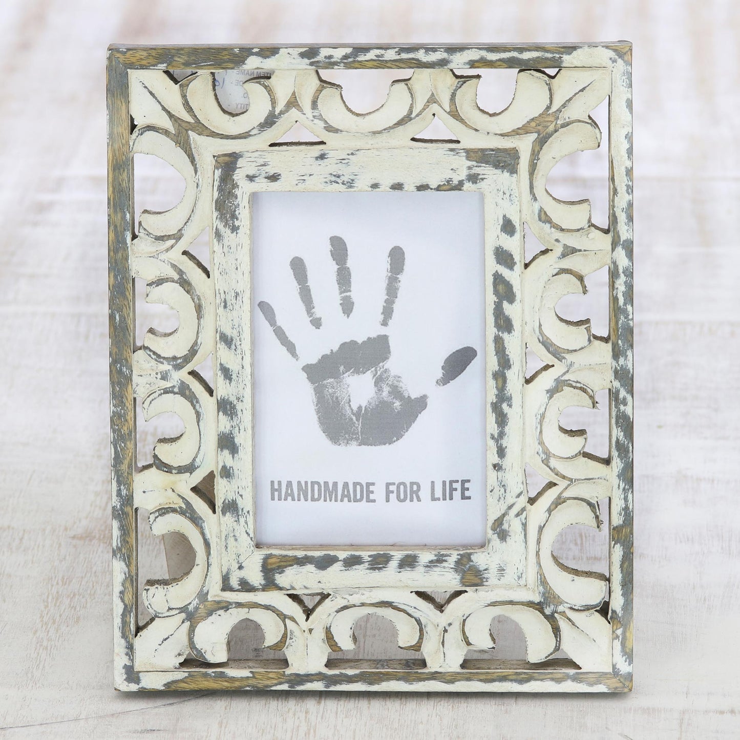 Royal Archway 4x6 Distressed Ornate Mango Wood Cream Photo Frame