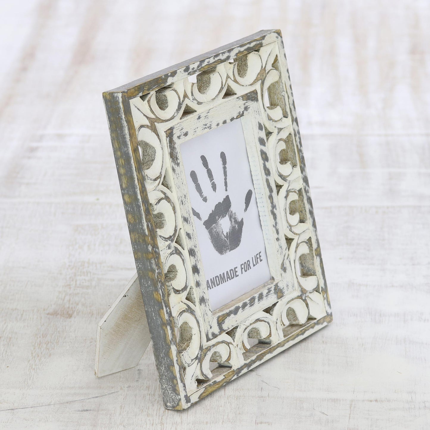 Royal Archway 4x6 Distressed Ornate Mango Wood Cream Photo Frame