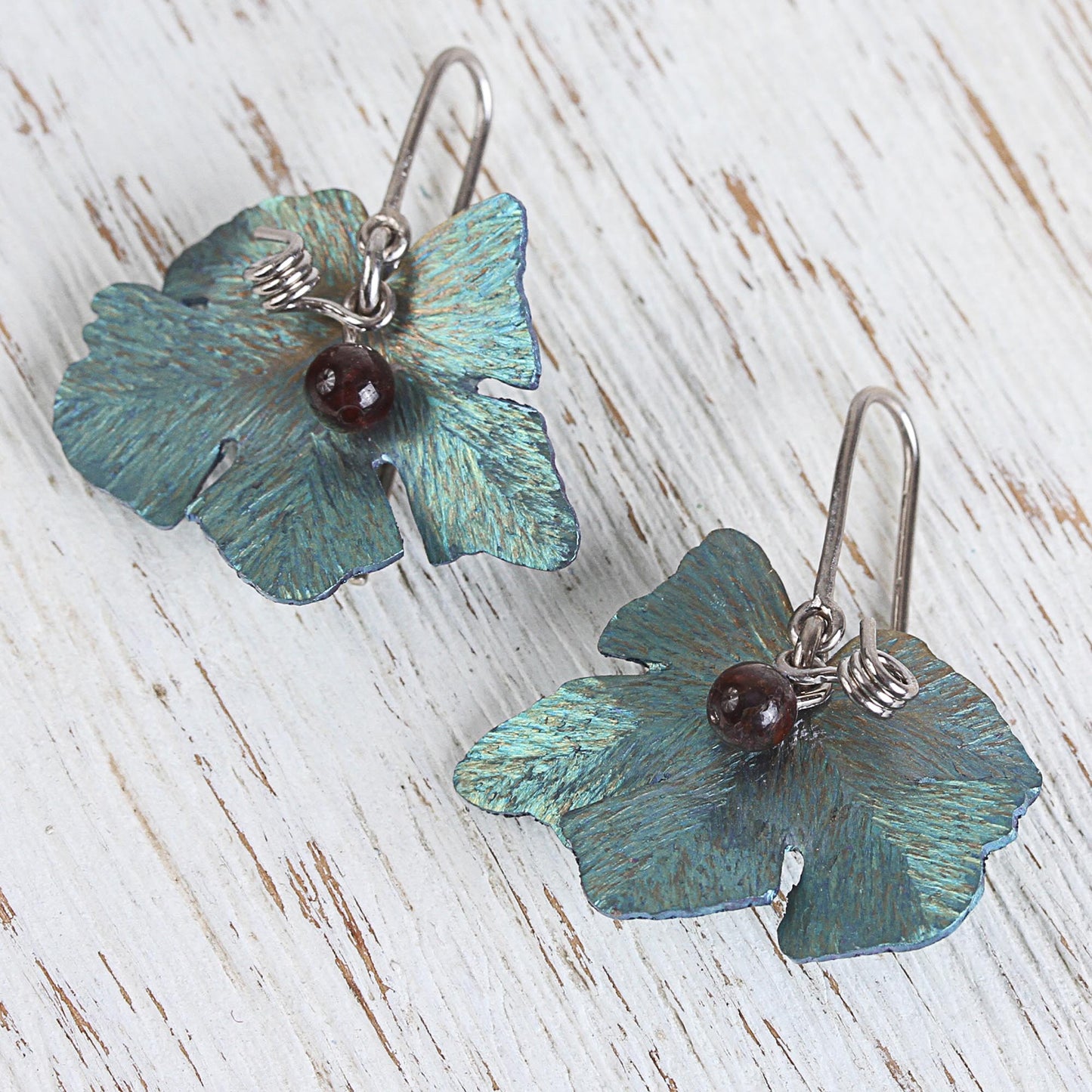 Vine Leaf Motif Agate Dangle Earrings from Mexico