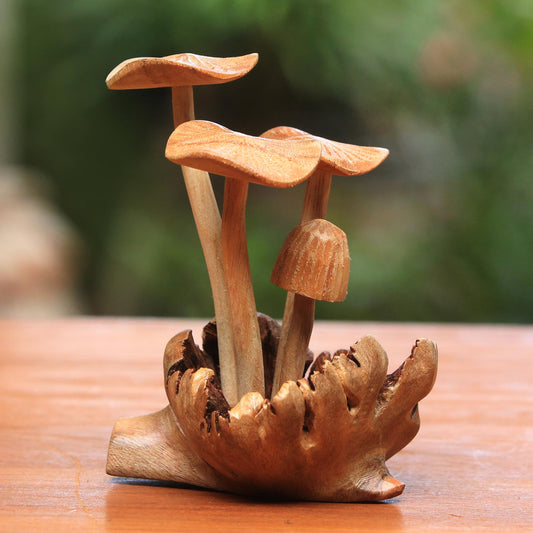 Majestic Mushroom Jempinis and Benalu Wood Mushroom Figurine (4.5 in.)