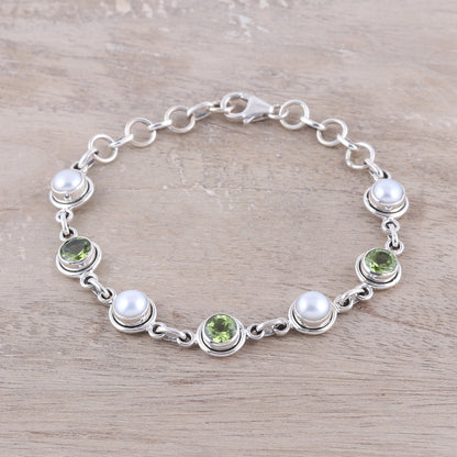 Elegant Glitter Peridot and Cultured Pearl Link Bracelet from India