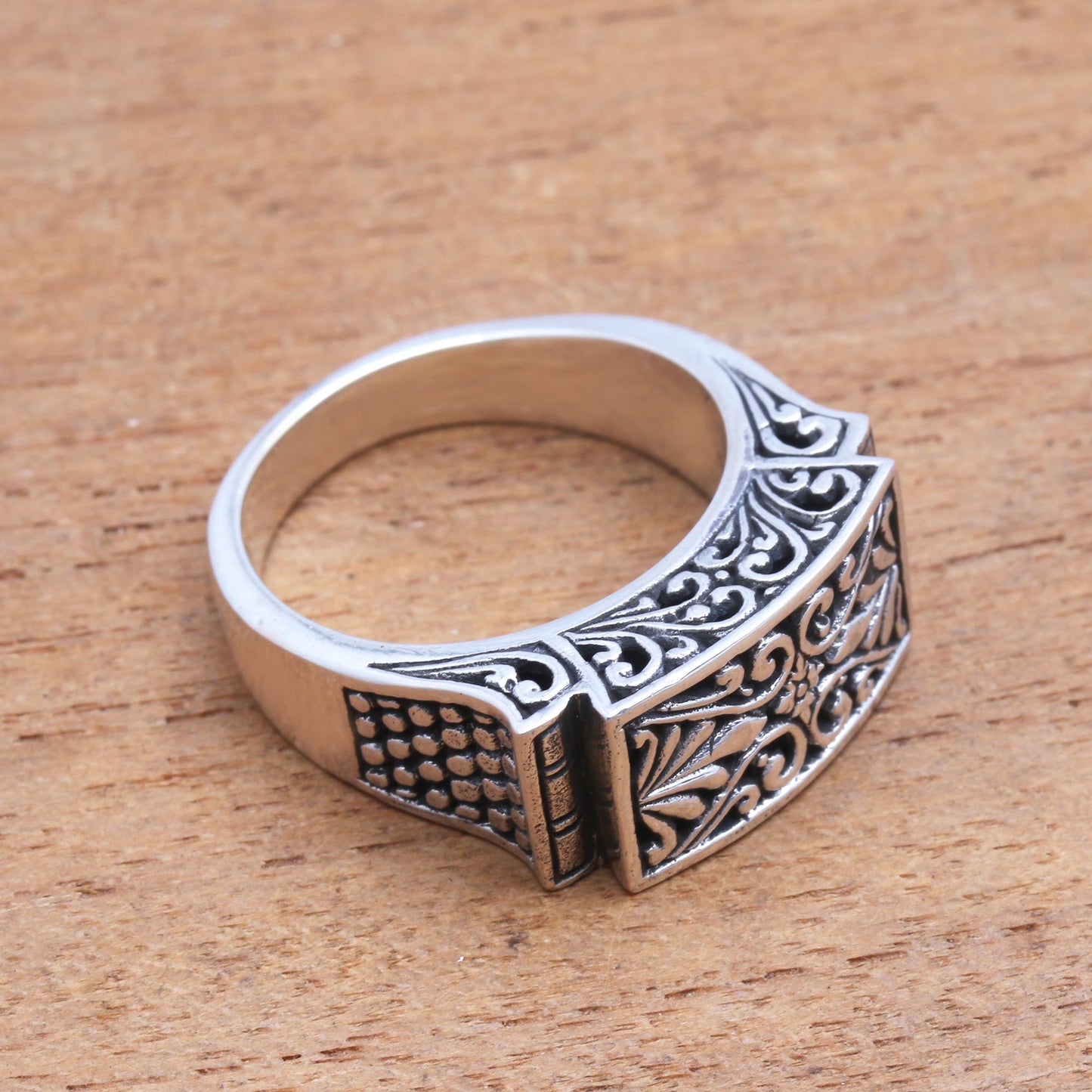 Extraordinary Vines Vine Pattern Sterling Silver Signet Ring Crafted in Bali