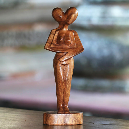 Don't Let Go Romantic Suar Wood Sculpture